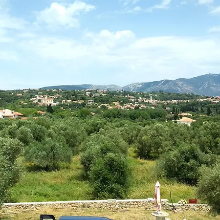 Casa De Rosa & Hotel apartamentowy Svoronata